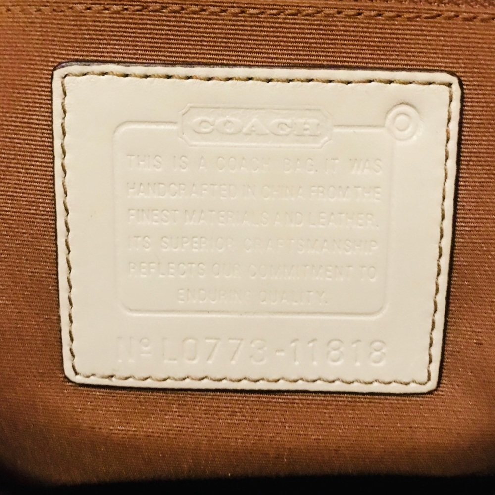 ๐2 for $80๐ Coach Hampton Ivory Optic Tote - Picture 6 of 8